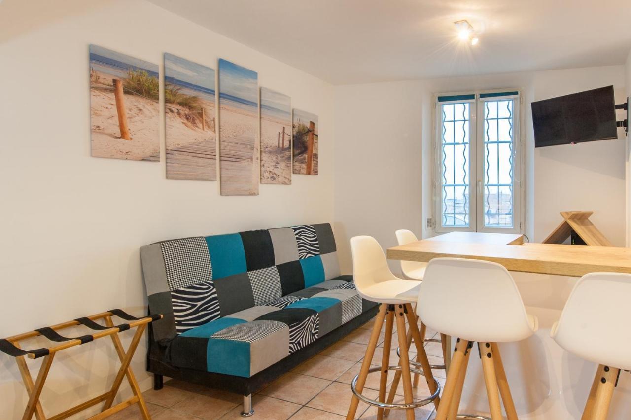 Beautiful Renovated Studio With View- Old Hyeres Exterior photo