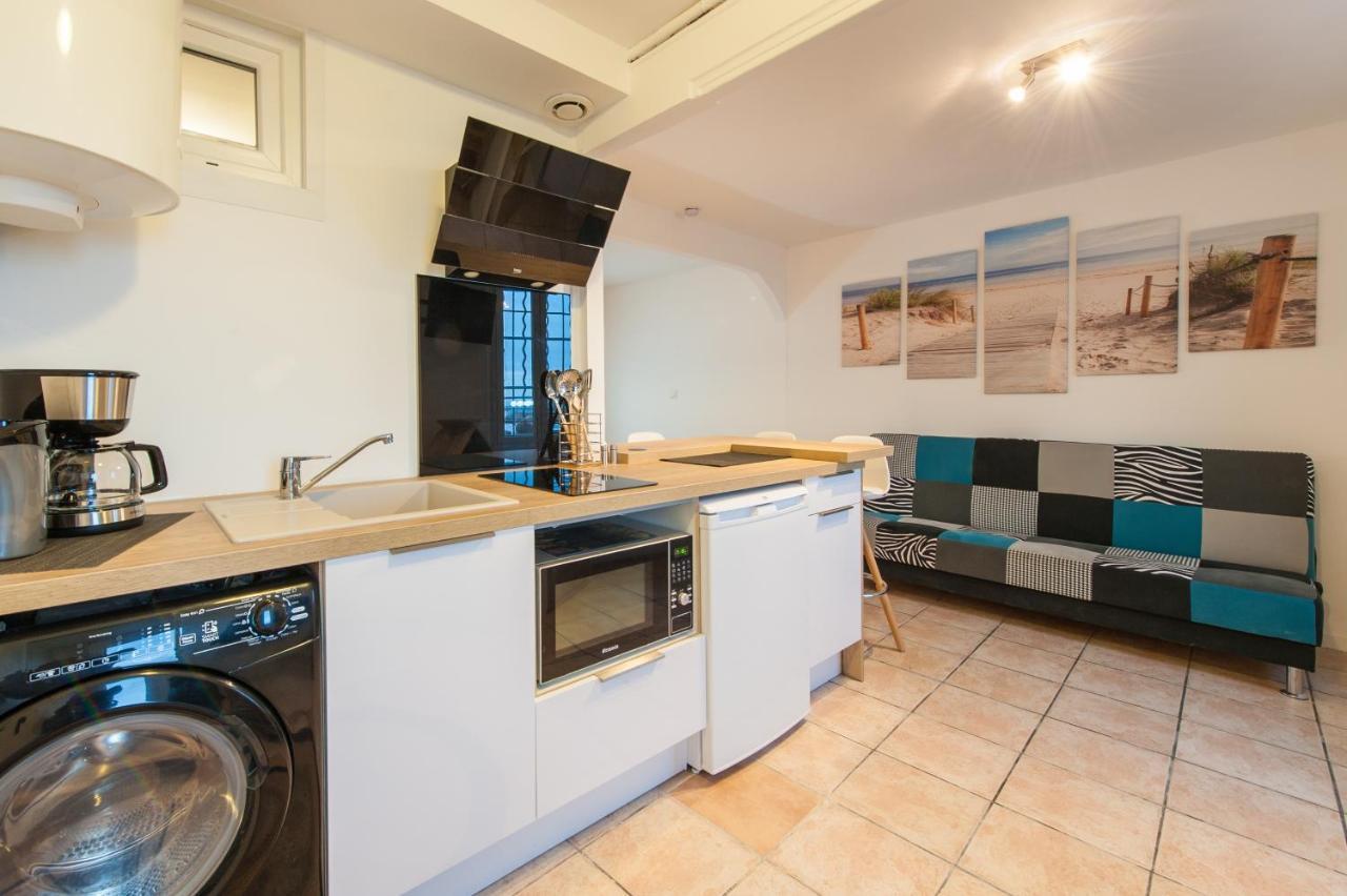 Beautiful Renovated Studio With View- Old Hyeres Exterior photo